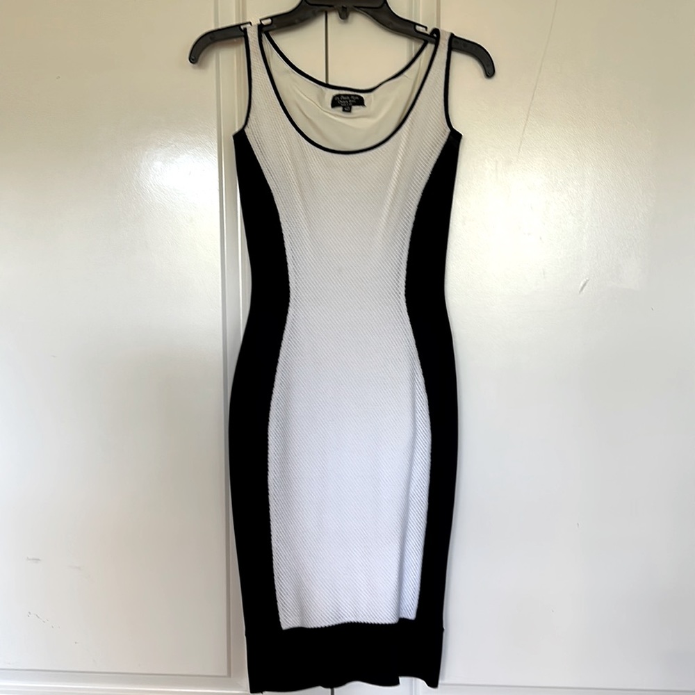 Chiara Boni  fitted cocktail dress
